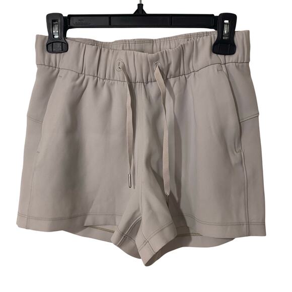 Lululemon On The Fly Short in Bone Size 4 - Picture 1 of 7